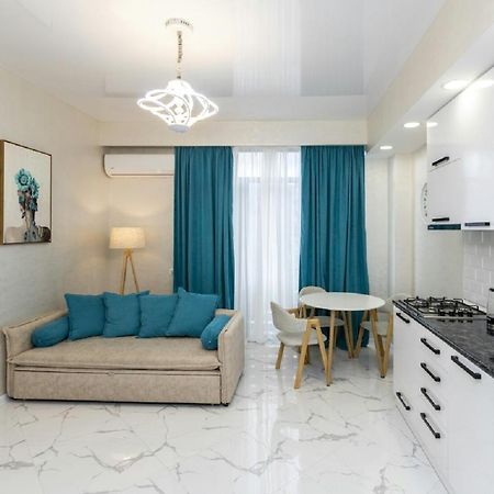 Sweet Home In Saburtalo Tbilisi Exterior photo